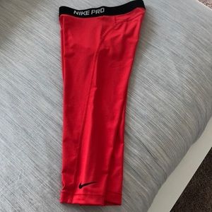 Nike Pro Womens Cropped Leggings